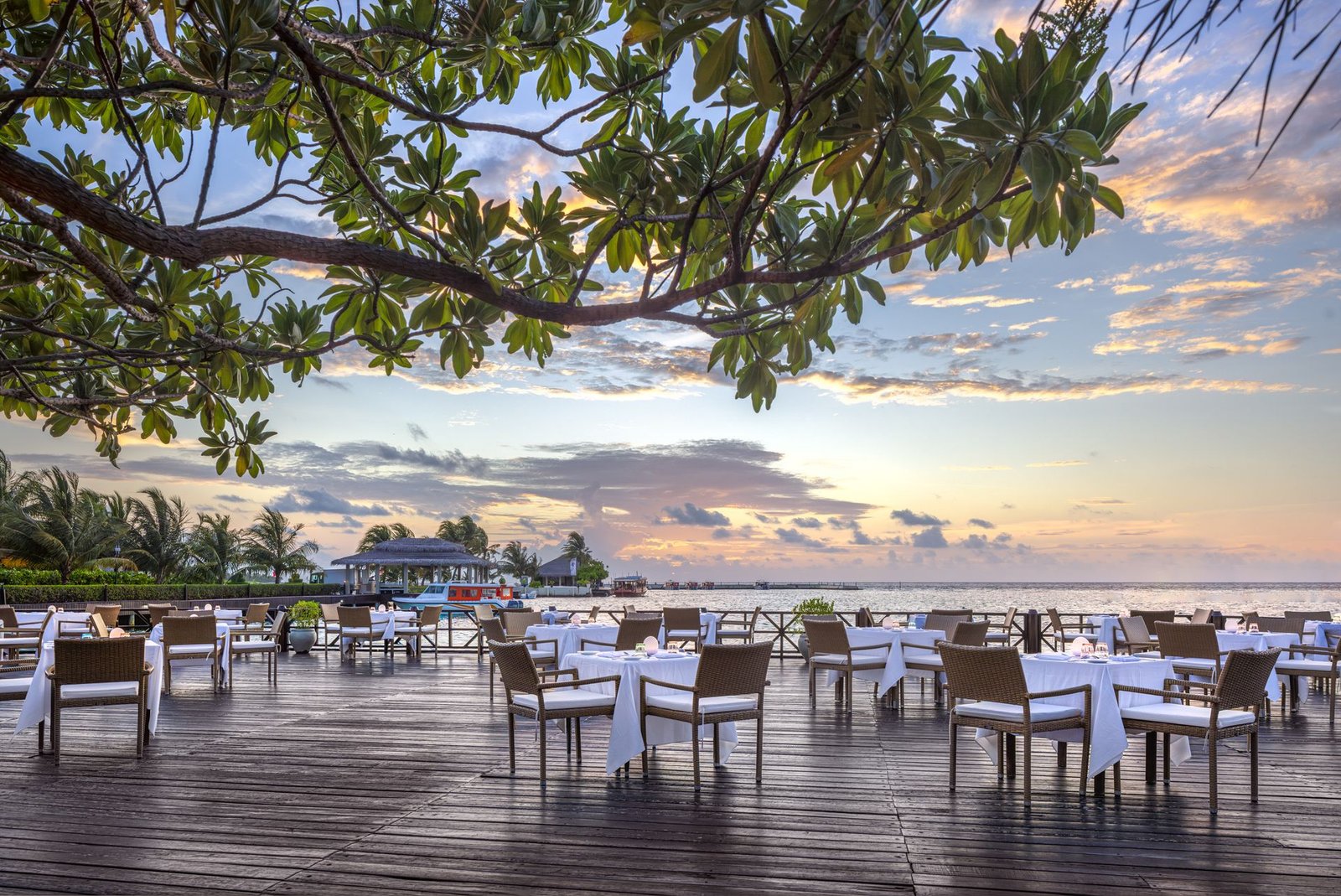 Sunset Restaurant at Adaaran Select Hudhuran Fushi